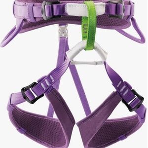 PETZL Macchue Chilren's Climbing Harness WITH CHALK BAG (Amazon)